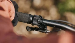 Bosch Mini Mando A Distancia (BRC3300) El Sistema Inteligente Bosch System | Bike-Discount -Cyclo Gear Tienda Bosch Mini Remote BRC3300 Das smarte System EB13100001 c 1280x1280